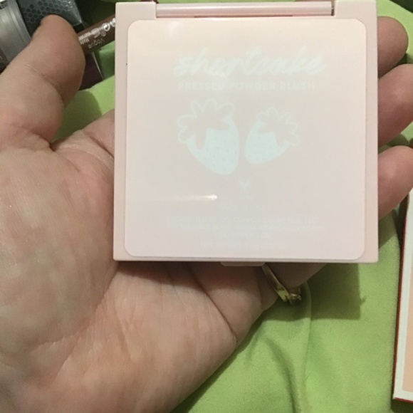 Colourpop strawberry blush in shortcake, limited - Picture 6 of 8